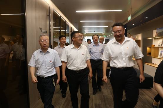 西城區(qū)領(lǐng)導(dǎo)到金融集調(diào)研基層黨建工作