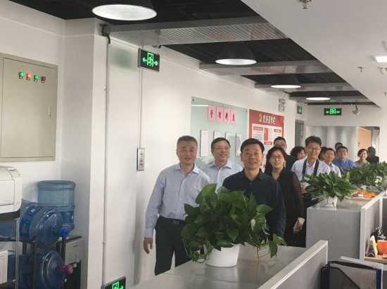金融街集團領(lǐng)導(dǎo)到投資公司新職場調(diào)研