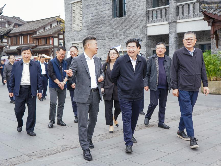 西城區(qū)委書記孫碩到重慶公司調(diào)研