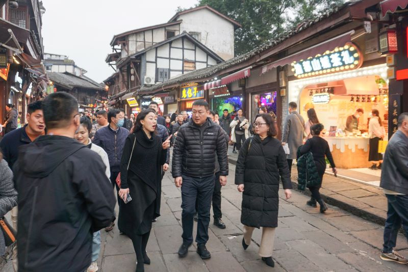 金融街集團(tuán)領(lǐng)導(dǎo)一行到重慶調(diào)研