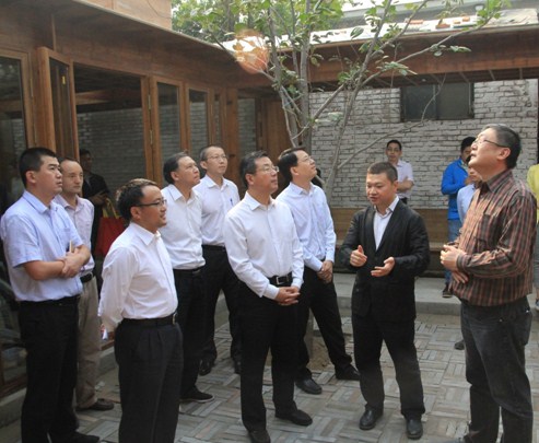 西城區(qū)區(qū)長(zhǎng)王少峰一行赴白塔寺風(fēng)貌保護(hù)區(qū)調(diào)研